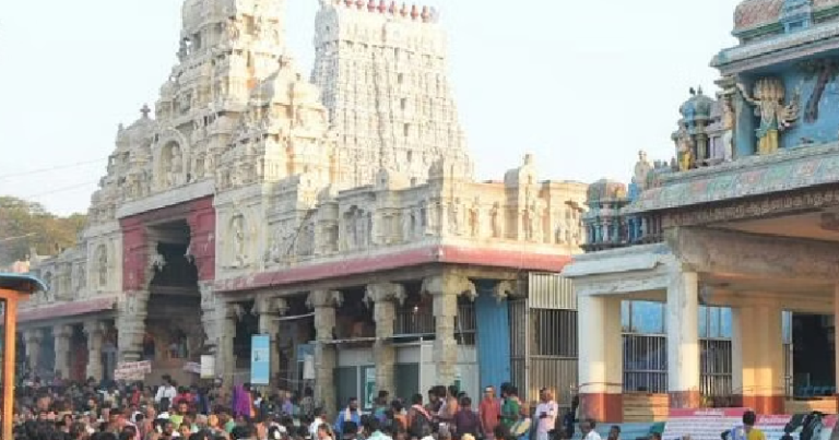 திருச்செந்தூர் கோயிலில் குவிந்த பக்தர்க்ள்!