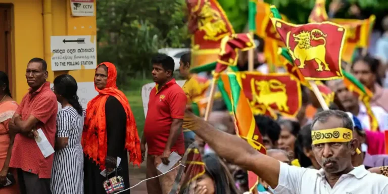 விறுவிறுப்பாக நடைபெற்று வரும் இலங்கை தேர்தல்! மும்முனை போட்டியில் வெல்லப்போவது யார்?