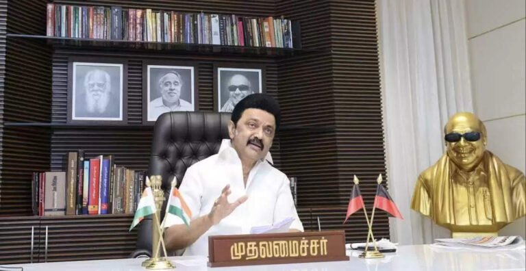 ஜீப்பும், வேனும் மோதிய விபத்தில் 4 பேர் பலி- முதல்வர் நிதியுதவி