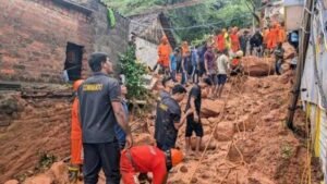 திருவண்ணாமலை மண் சரிவில் ஐவர் சடலமாக மீட்பு; தேடுதல் பணி தீவிரம்  