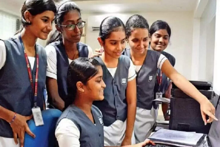 நாடு முழுவதும் வெளியானது சிபிஎஸ்சி பிளஸ் 2 தேர்வு முடிவுகள்