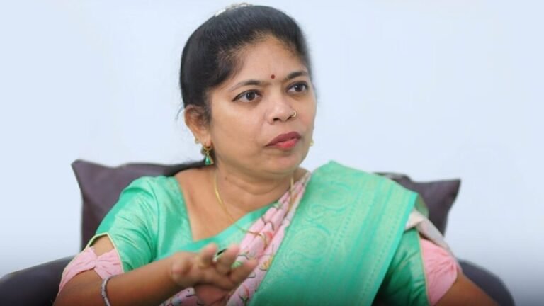 பாமக பொருளாளர் பதவியில் இருந்து திலகபாமா நீக்கம்…. பாமக நிறுவனர் ராமதாஸ் அறிவிப்பு….!! 