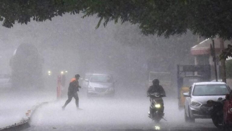 தமிழகத்தில் கனமழை எச்சரிக்கை: நீலகிரி, கோவைக்கு ‘ரெட் அலெர்ட்’  