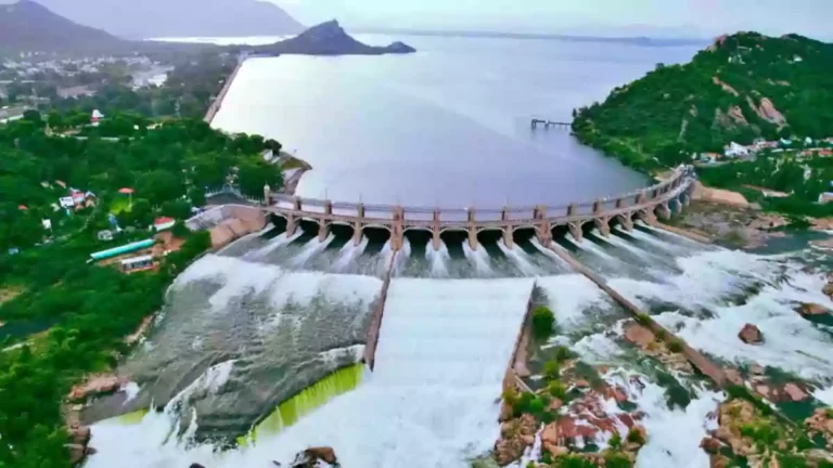 மேட்டூர் அணையில் அதிகரிக்கும் நீர்வரத்து : காவிரி கரையோர மக்களுக்கு வெள்ள அபாய எச்சரிக்கை.!