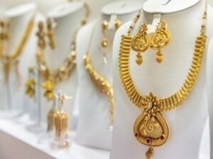 5 நாட்களுக்கு பிறகு ஒரு வழியாக குறைந்தது தங்கம் விலை