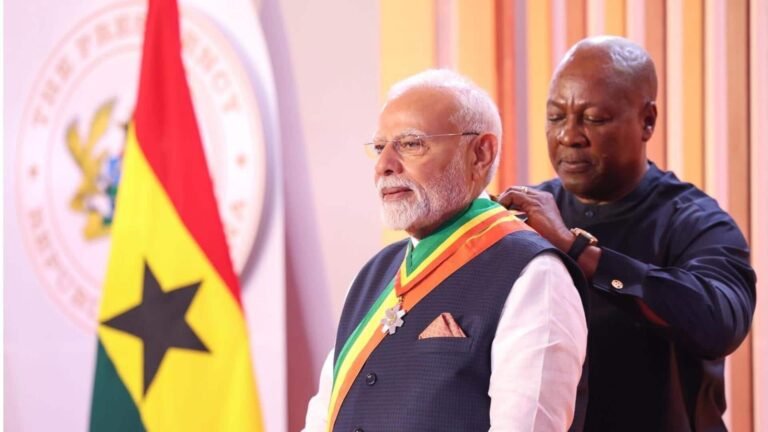 கானாவின் உயரிய விருதை பிரதமர் மோடிக்கு வழங்கி கௌரவம்  