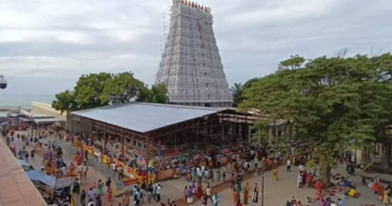 ஆடி கிருத்திகை – அறுபடை வீடுகளில் குவிந்த பக்தர்கள்!