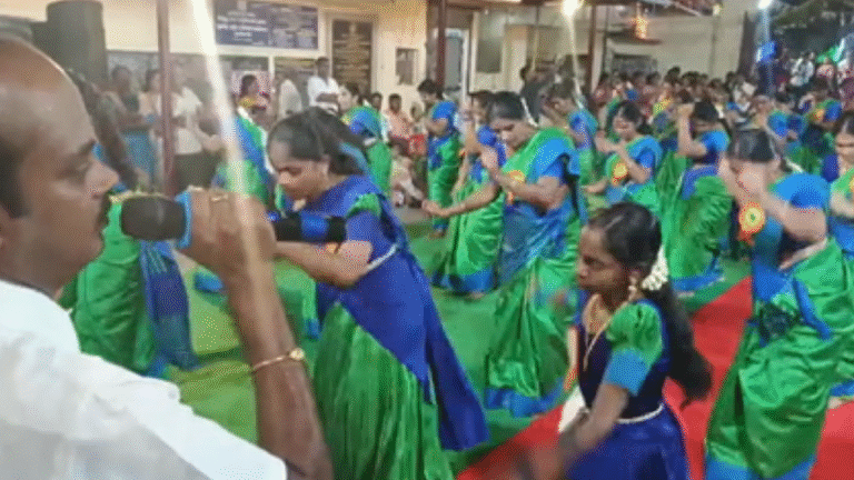 காஞ்சிபுரம் ஆதி காமாட்சி அம்மன் கோவிலில் வள்ளி கும்மி ஆட்டம்!