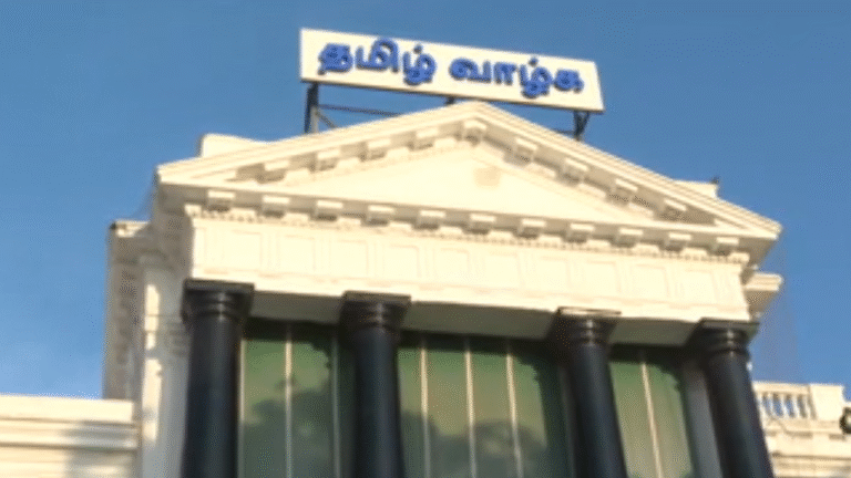 11 ஐஏஎஸ் அதிகாரிகள் பணியிட மாற்றம் – தமிழக அரசு