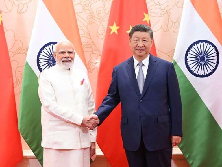 இந்திய தலைமையமைச்சர் மோடியுடன் ஷிச்சின்பிங் சந்திப்பு