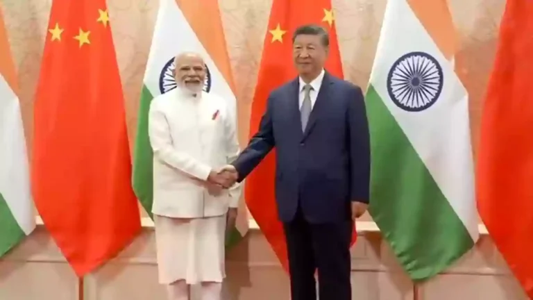 சீன அதிபர் ஜி ஜின்பிங்கை சந்தித்துப் பேசினார் பிரதமர் மோடி!
