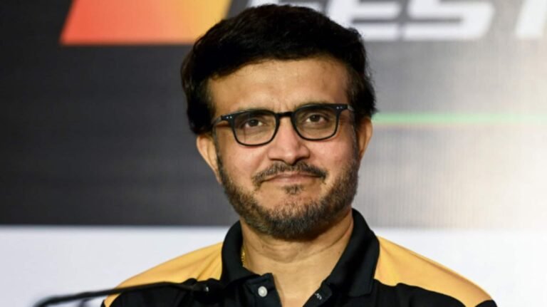 இந்திய கிரிக்கெட் அணியின் அடுத்த தலைமை பயிற்சியாளர் சவுரவ் கங்குலி?  