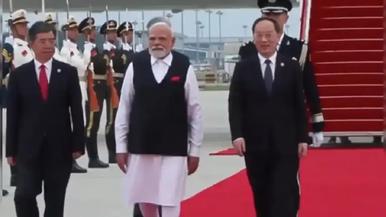 சீனா சென்ற பிரதமர் மோடிக்கு உற்சாக வரவேற்பு!