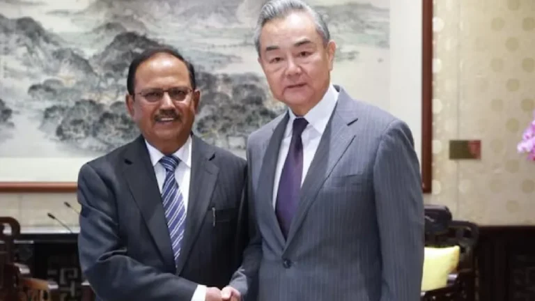 தேசிய பாதுகாப்பு ஆலோசகர் அஜித் தோவலை சந்தித்த சீன அமைச்சர்!