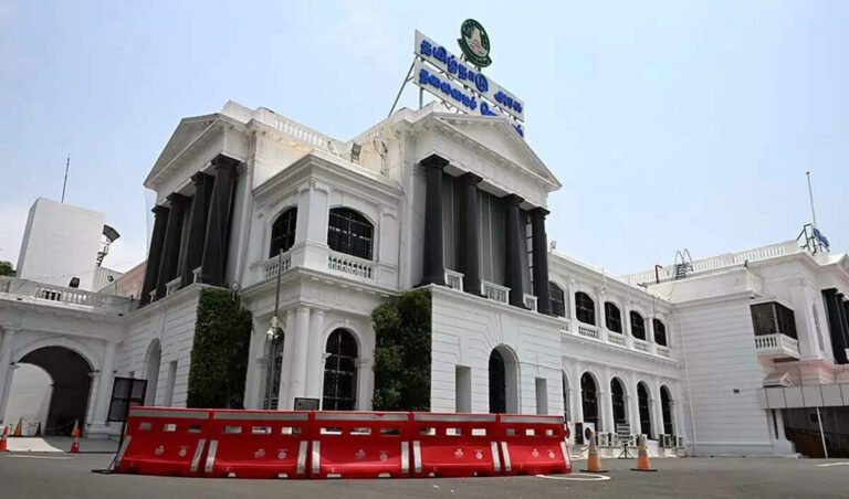 இனி இந்த 7 பேருக்கு மட்டுமே போலீஸ் அணிவகுப்பு மரியாதை – தமிழக அரசு..!