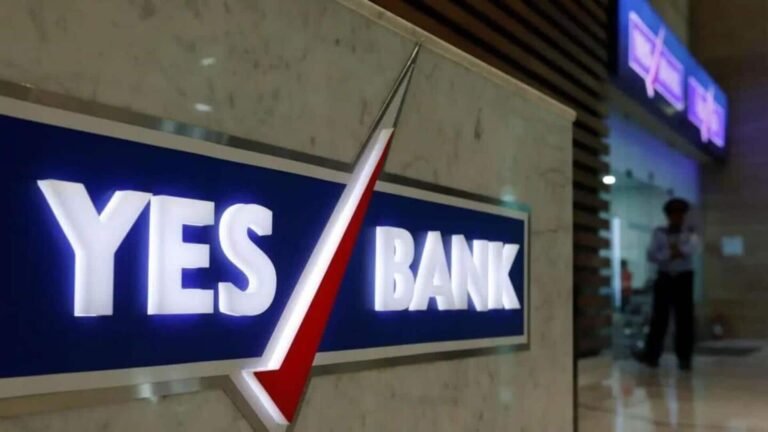 Yes bank அதன் சர்வீஸ் கட்டணங்களை மாற்றியமைக்கிறது: நீங்கள் தெரிந்துகொள்ள வேண்டியவை  