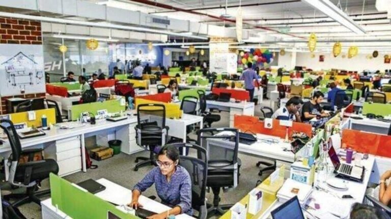 இந்தியாவின் IT துறைக்கு அச்சுறுத்தலாக வரும் டிரம்பின் HIRE சட்டம்  
