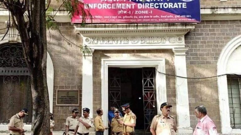 சஹாரா குழுமம் மீது ரூ.1.74 லட்சம் கோடி மோசடி வழக்கில் குற்றப்பத்திரிகை தாக்கல்  