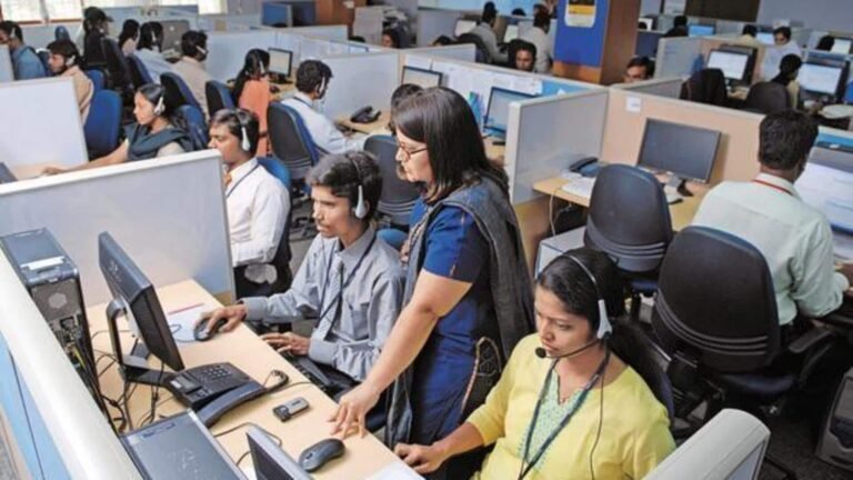 இந்தியாவின் சேவைகள் துறை ஆகஸ்ட் மாதத்தில் 15ஆண்டுகளில் இல்லாத அளவுக்கு வளர்ச்சியை கண்டுள்ளது  