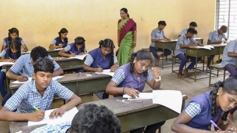 அரசுப்பள்ளிகளில் 1 முதல் 9ஆம் வகுப்பு வரை இனி மாதாந்திர தேர்வுகள் நடத்தப்படும்  