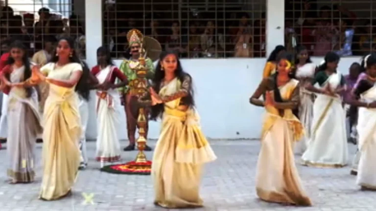 கோவை : ஓணம் பண்டிகையை உற்சாகமாக கொண்டாடிய மாணவிகள்!