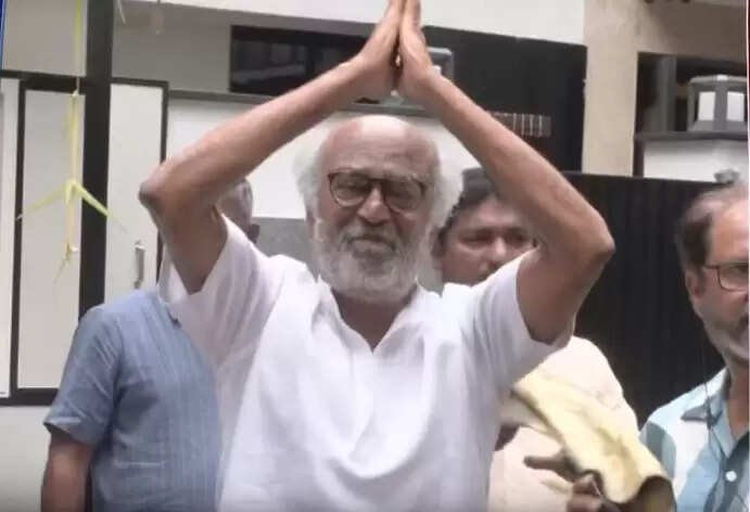 ரசிகர்களுக்கு வாழ்த்து தெரிவித்த நடிகர் ரஜினிகாந்த்!