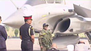 ரஃபேல் போர் விமானத்தில் பறந்த முதல் குடியரசு தலைவர்..!