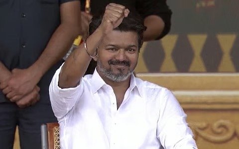 விஜய்க்கு பக்கபலமாக அரசியல் களத்தில் இறங்கிய  முக்கிய பிரபலம்
