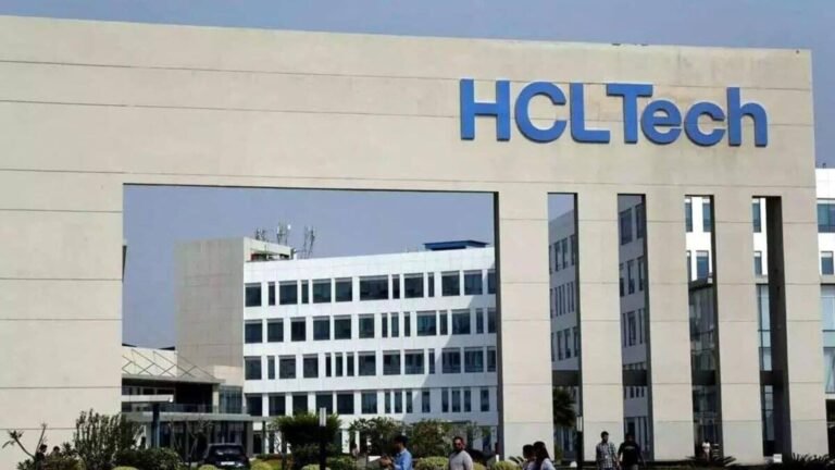 இந்த மாதம் முதல் அனைத்து ஊழியர்களின் சம்பளத்தையும் உயர்த்த HCLTech திட்டமிட்டுள்ளது  