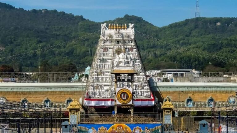 திருப்பதி கோவிலுக்கு வெடிகுண்டு மிரட்டல் எதிரொலி, உச்சக்கட்ட பாதுகாப்பு ஏற்பாடுகள் அமல்