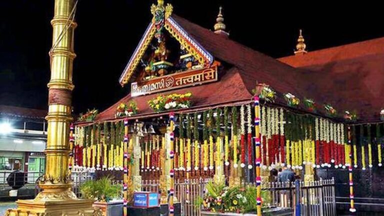 சபரிமலை கோவில் மாதாந்திர பூஜைக்காக அக்டோபர் 17 ஆம் தேதி திறக்கப்படுகிறது  