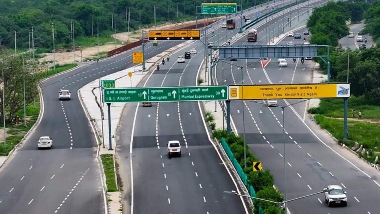 தேசிய நெடுஞ்சாலைகளில் QR கோட் பலகைகளை நிறுவும் NHAI  