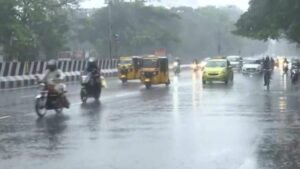அதிகாலையிலேயே சென்னையில் மாறிய வானிலை; அடுத்த 3 மணி நேரத்திற்கு மழை நீடிக்கும்  