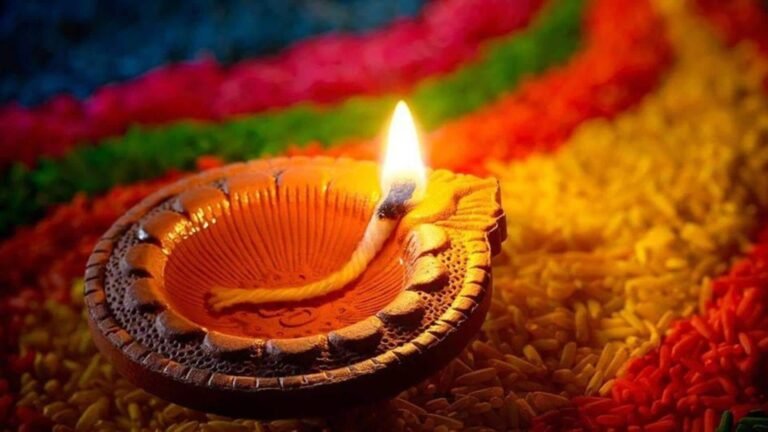 தீபாவளி 2025: எண்ணெய் குளியல் மற்றும் பூஜைக்கான உகந்த நேரங்கள்