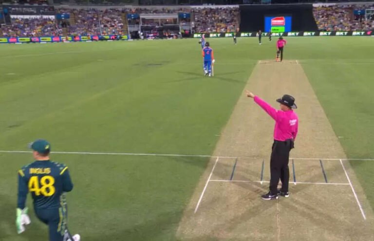 இந்தியா – ஆஸ்திரேலியா டி20 ஆட்டம் பாதியில் நிறுத்தம்..!