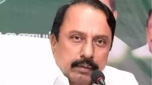 முன்னாள் அமைச்சர் செங்கோட்டையன் பயணித்த விமானத்தில் தொழில்நுட்ப கோளாறு..!