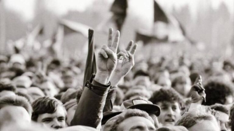 நவம்பர் 17: சர்வதேச மாணவர் தினத்தின் வரலாற்றுப் பின்னணி  