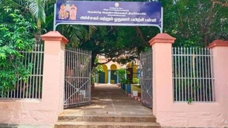 தமிழகத்தில் இந்த பள்ளிகளில் பயிலும் மாணவர்களுக்கு மாத ஊக்கத்தொகை ரூ.10,000  