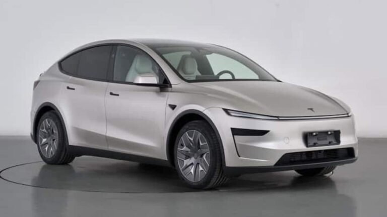 சீனாவில் டெஸ்லாவின் விற்பனை கடந்த மாதம் 3 ஆண்டுகளில் இல்லாத அளவுக்கு குறைந்தது  