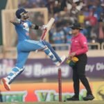 52வது சதம் அடித்து சச்சினின் உலக சாதனையை முறியடித்தார் விராட் கோலி  