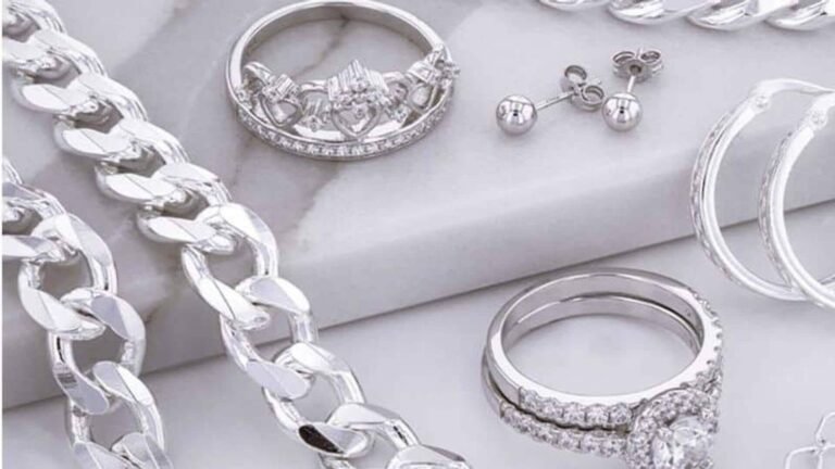 ஒரே நாளில் ரூ.9,000 உயர்வு; இன்றைய தங்கம் வெள்ளி விலை நிலவரம்  