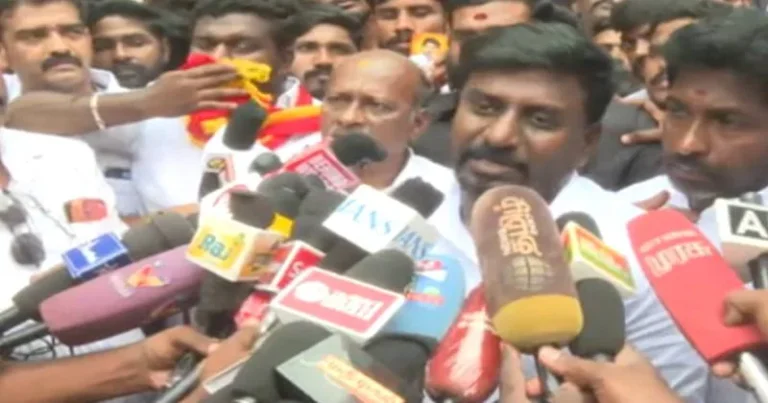 S.I.R படிவங்களை விநியோகம் செய்வதில் திமுக ஆதிக்கம் – தவெக குற்றச்சாட்டு!