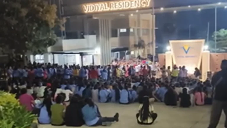 தனியார் தொழிற்சாலை விடுதி குளியலறையில் கேமரா – வடமாநில பெண் கைது!