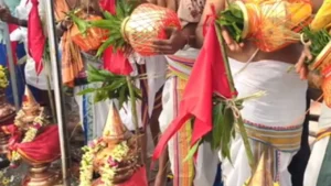 வெகு விமரிசையாக நடைபெற்ற அர்த்தநாரீஸ்வரர் கோயில் கும்பாபிஷேக விழா!