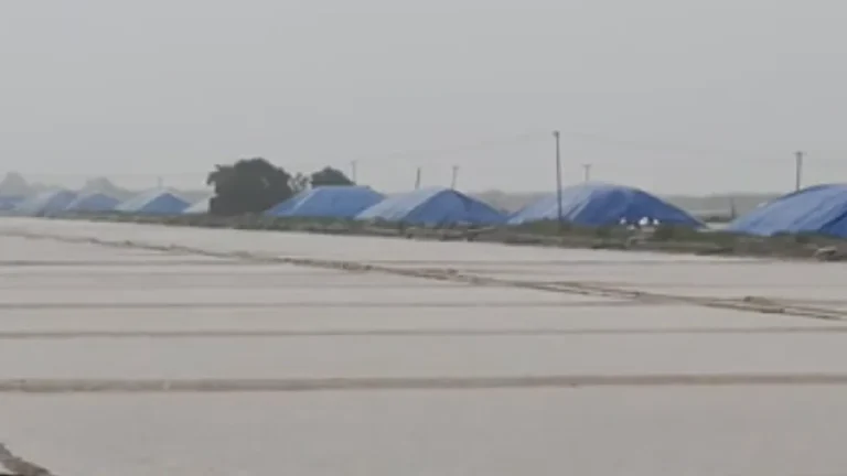 ராமநாதபுரத்தில் கனமழை – 50 ஏக்கர் உப்பளங்கள் சேதம்!