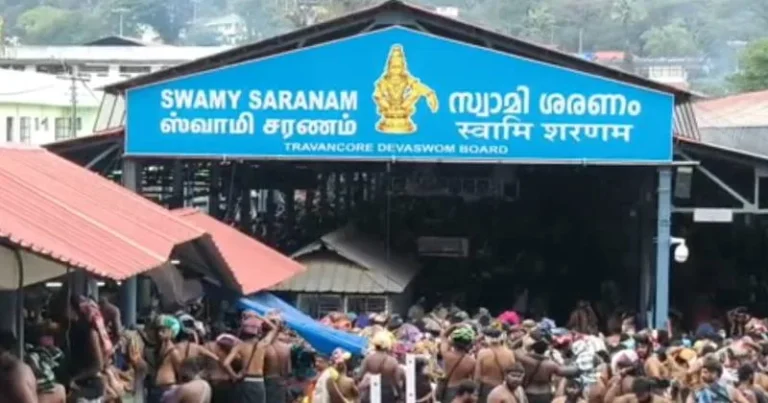 சபரிமலை ஐயப்பன் கோயிலில் அலைமோதும் கூட்டம் –