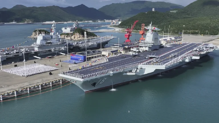 சீன கடற்படையில் இணைந்த புஜியன் விமானம் தாங்கி போர்க்கப்பல்!