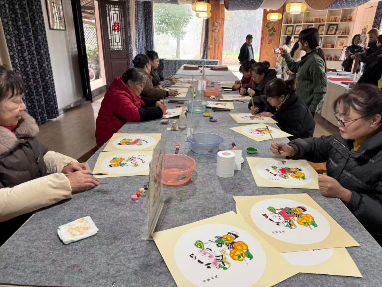 கிராமச் சுற்றுலாவின் உந்து ஆற்றலாக மாறியுள்ள மரபு செல்வமான சீனப் புத்தாண்டு சித்திர ஓவியம்