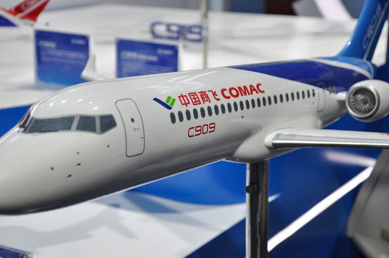 சி 909 ரக விமானம் மூலம் பயணிகளின் எண்ணிக்கை 3 கோடியைத் தாண்டுதல்