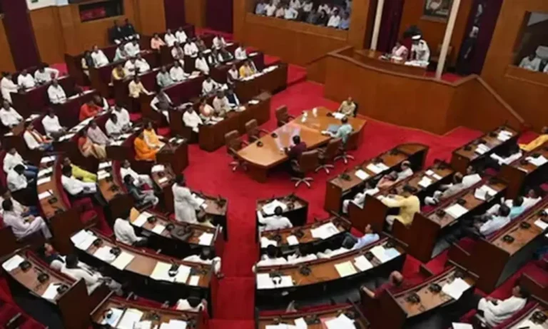 நாட்டில் இந்த மாநிலத்தில் மட்டும் எம்எல்ஏக்களுக்கு சம்பளம் ரூ.3‌.45 லட்சம்… ஏன் தெரியுமா..? 